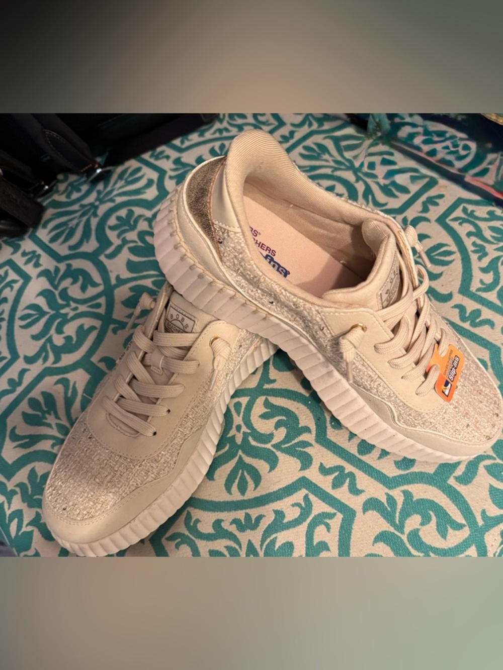 Skechers BOBS Vista - Glitzy Glide shoes. Brand new